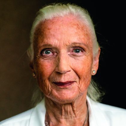Porträt der Autorin Gabriele von Arnim. Foto von Ralf Hiemisch.