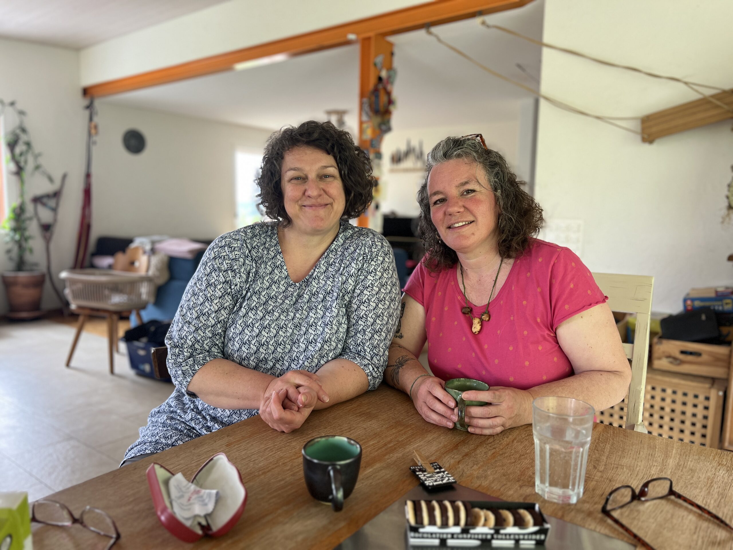 Nora Oswald (links) und Carmen Pfrunder.